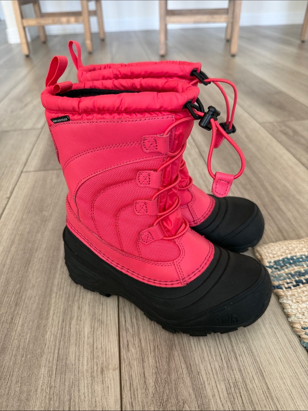 The North Face Kids' Alpenglow IV pink waterproof snow boots size 3